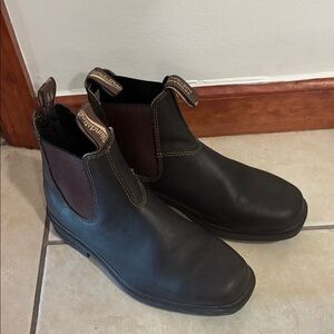 Blundstone Women's Dress
Chelsea Boots - Stout Brown